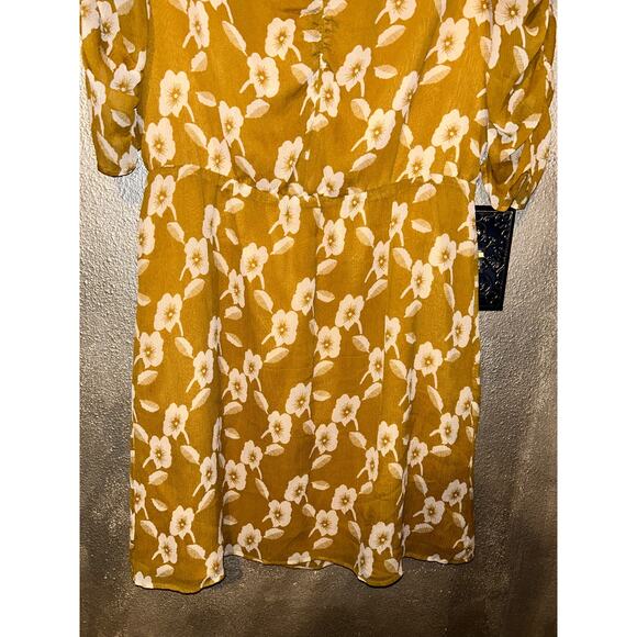 Broadway & Broome Boho CottageCore Hippie Tan White Floral 100% Silk Dress - Picture 3 of 10